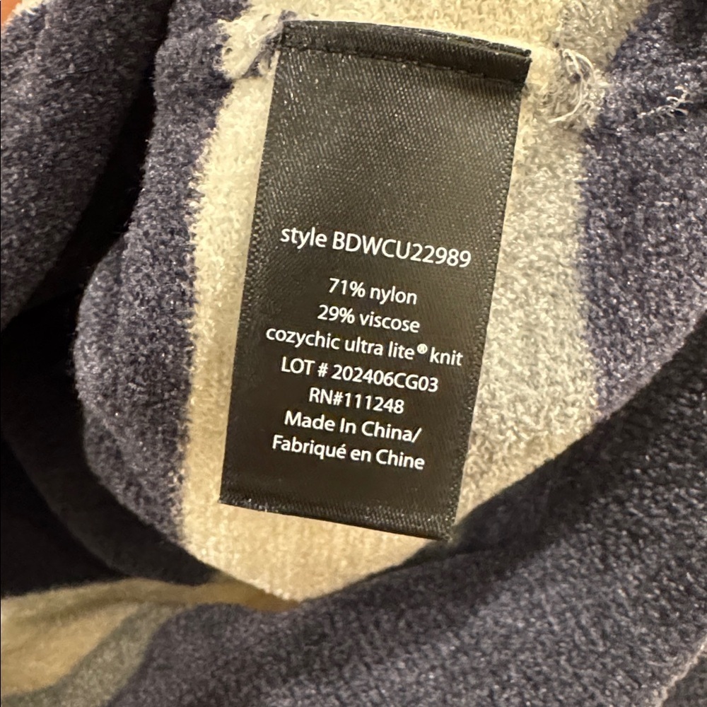 Barefoot Dreams CozyChic Ultra Lite Multi-Stripe Pullover, Indigo Blue, Large - Picture 5 of 6